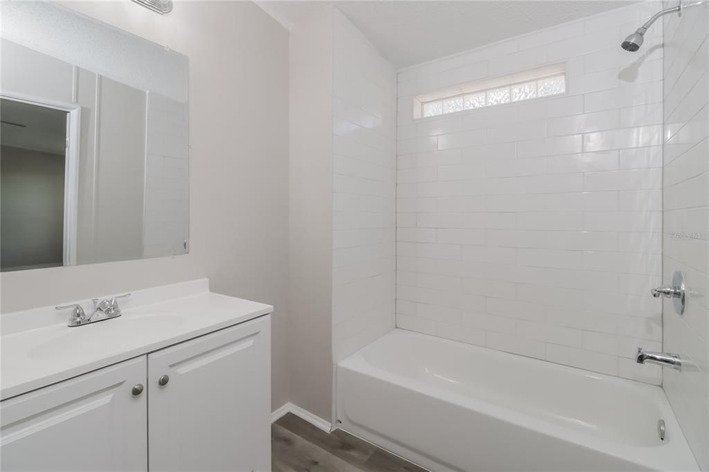 出租: $1,825 (3 贝兹, 2 浴室, 1296 平方英尺)