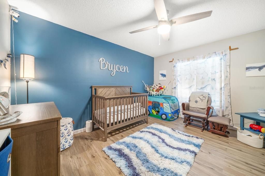 На продажу: $825,000 (4 спален, 2 ванн, 2411 Квадратных фут)