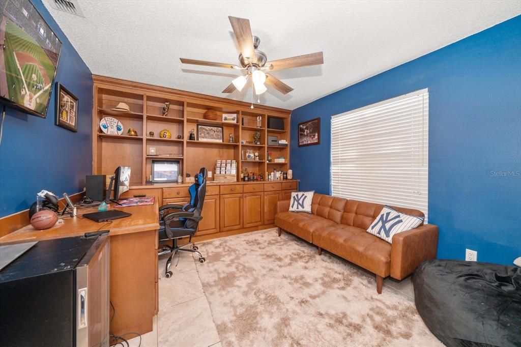 На продажу: $825,000 (4 спален, 2 ванн, 2411 Квадратных фут)