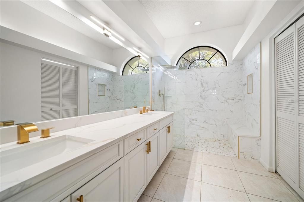 На продажу: $825,000 (4 спален, 2 ванн, 2411 Квадратных фут)