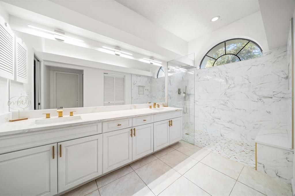 На продажу: $825,000 (4 спален, 2 ванн, 2411 Квадратных фут)