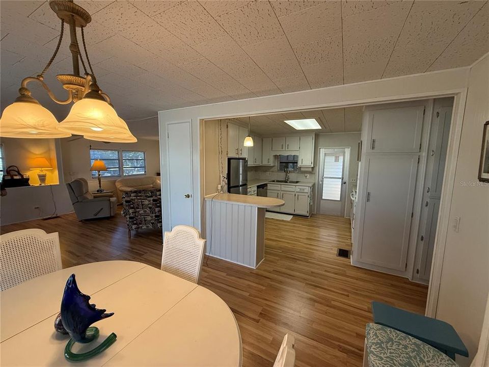 待售: $129,900 (2 贝兹, 2 浴室, 1104 平方英尺)