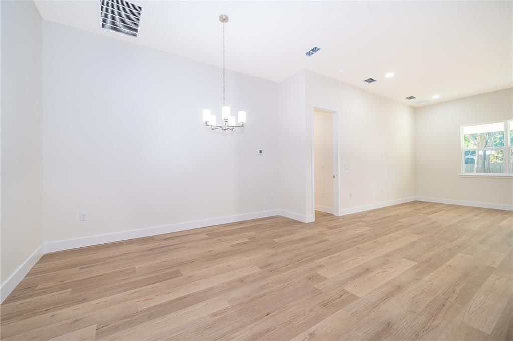 En Venta: $479,000 (4 camas, 3 baños, 1957 Pies cuadrados)