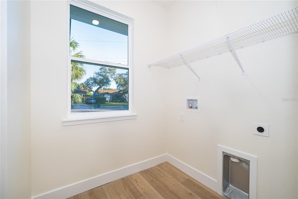 En Venta: $479,000 (4 camas, 3 baños, 1957 Pies cuadrados)