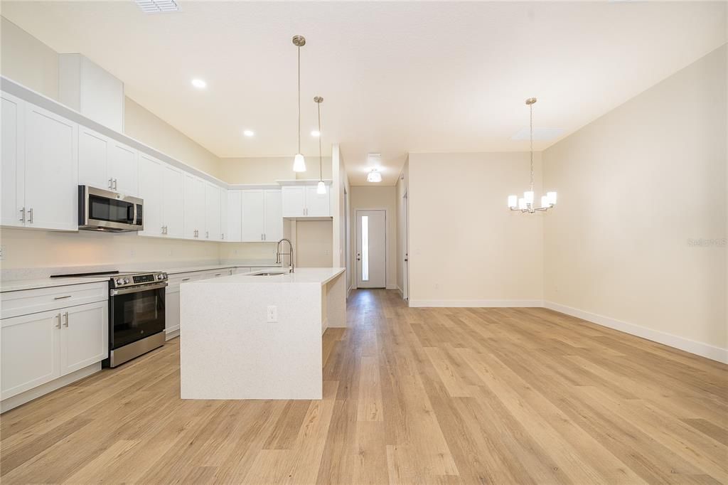 En Venta: $479,000 (4 camas, 3 baños, 1957 Pies cuadrados)