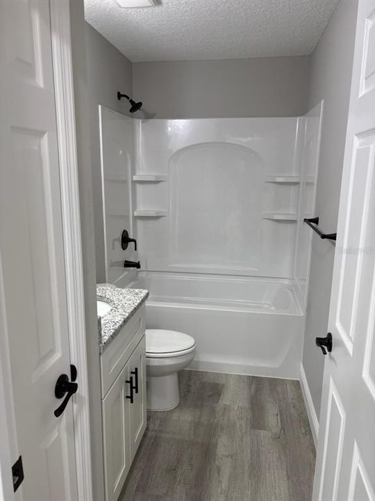 На продажу: $224,900 (3 спален, 2 ванн, 1264 Квадратных фут)