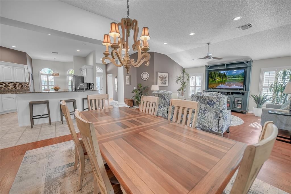 En Venta: $555,000 (3 camas, 2 baños, 1918 Pies cuadrados)