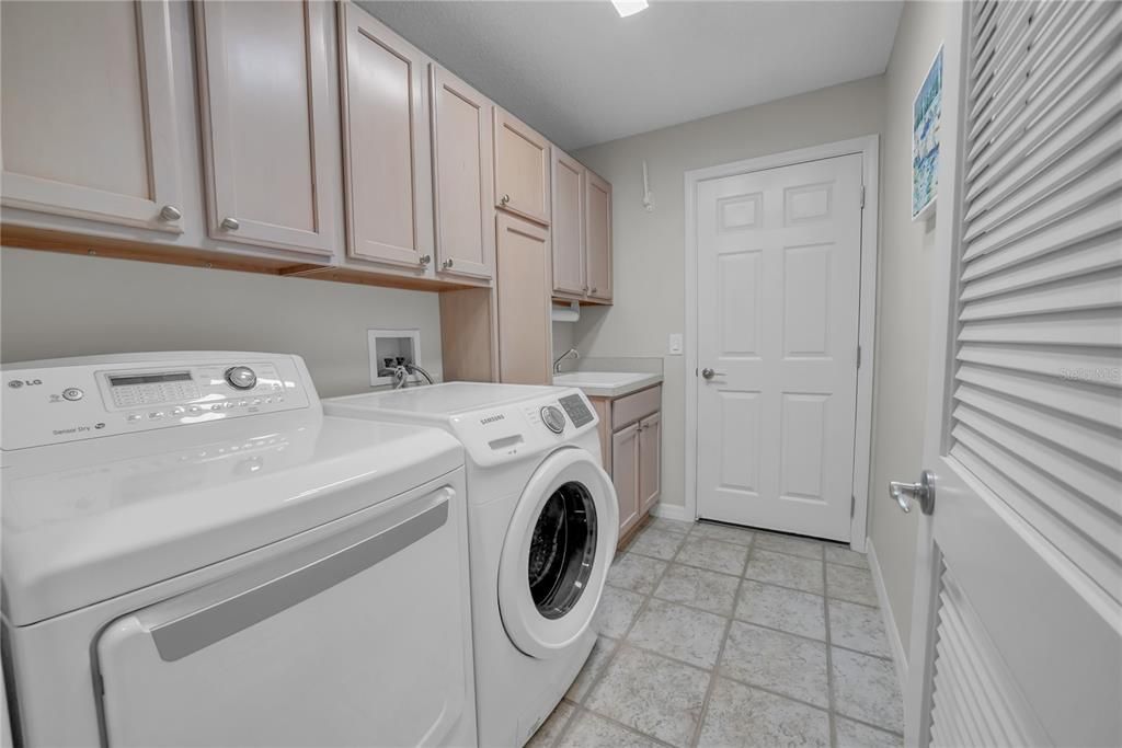 En Venta: $555,000 (3 camas, 2 baños, 1918 Pies cuadrados)