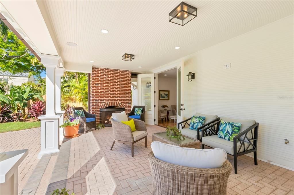 For Sale: $1,495,000 (3 beds, 3 baths, 1713 Square Feet)