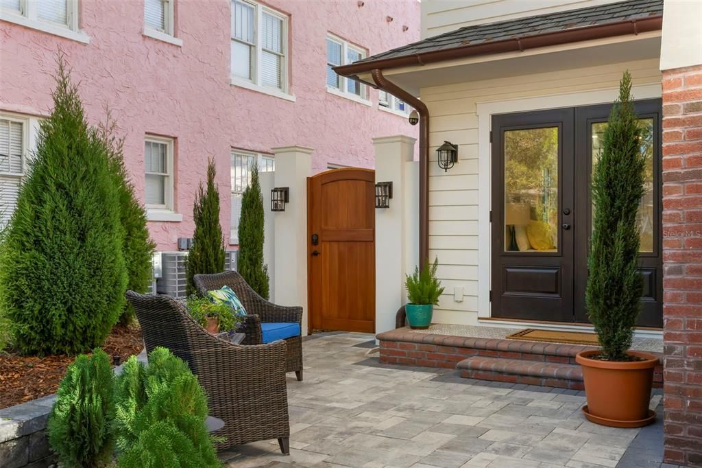 For Sale: $1,495,000 (3 beds, 3 baths, 1713 Square Feet)