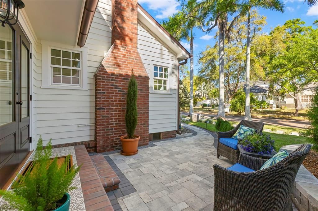 For Sale: $1,495,000 (3 beds, 3 baths, 1713 Square Feet)