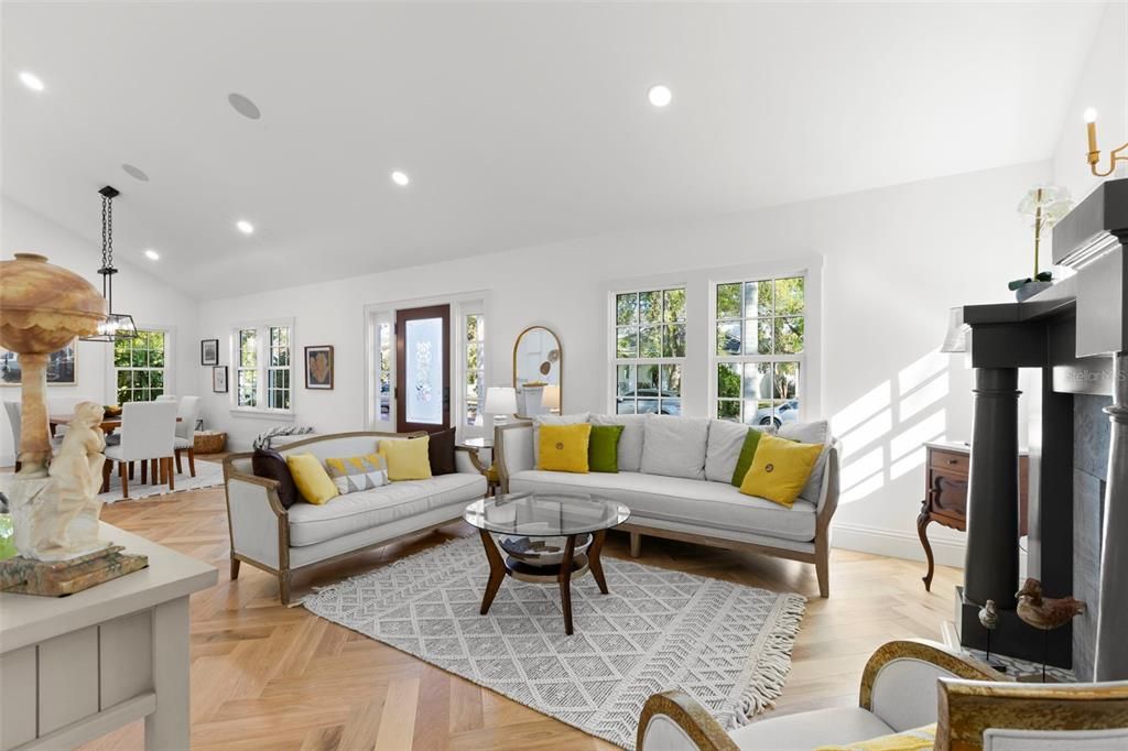 For Sale: $1,495,000 (3 beds, 3 baths, 1713 Square Feet)