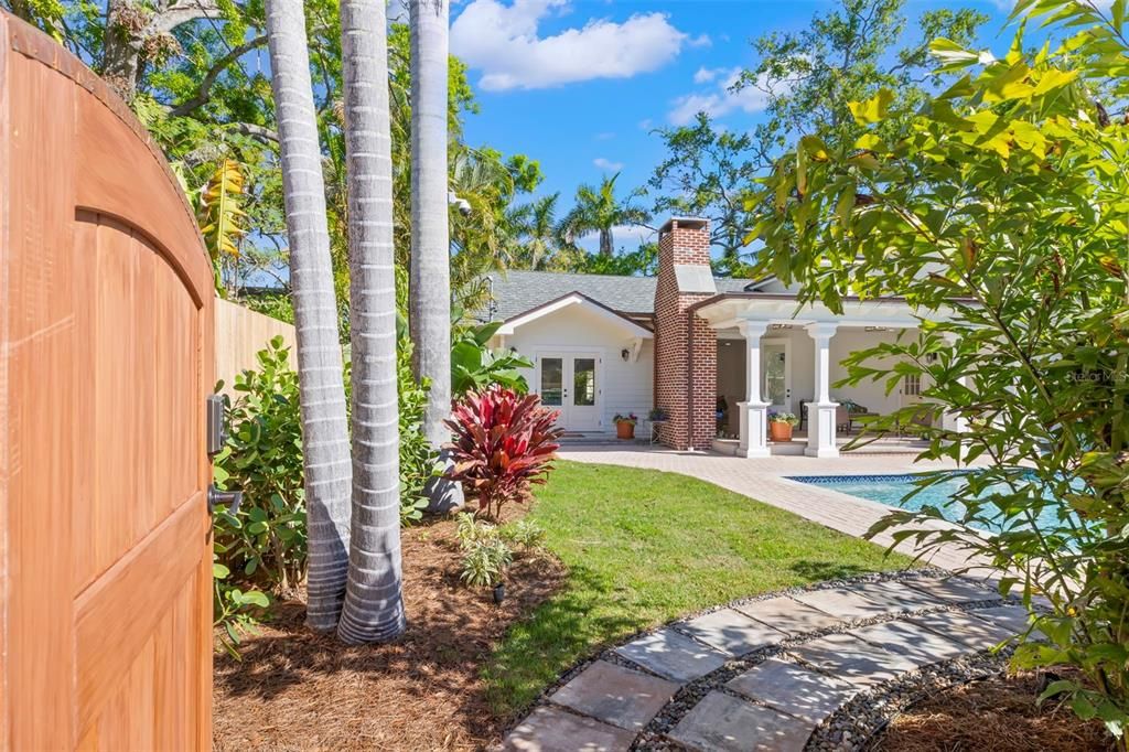 For Sale: $1,495,000 (3 beds, 3 baths, 1713 Square Feet)