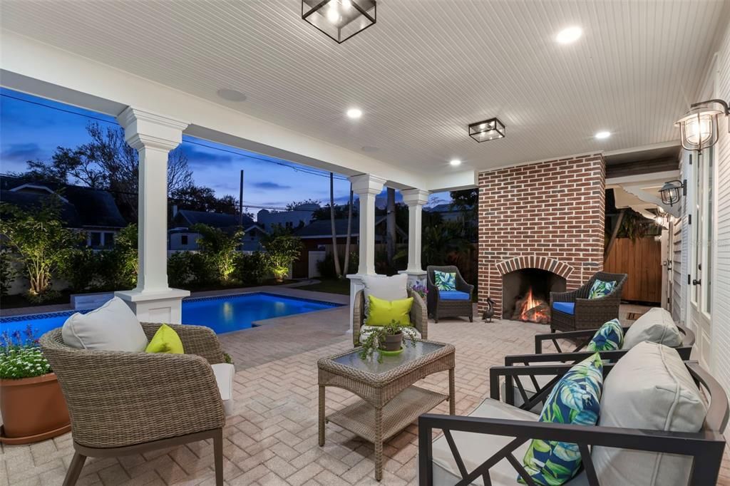 For Sale: $1,495,000 (3 beds, 3 baths, 1713 Square Feet)