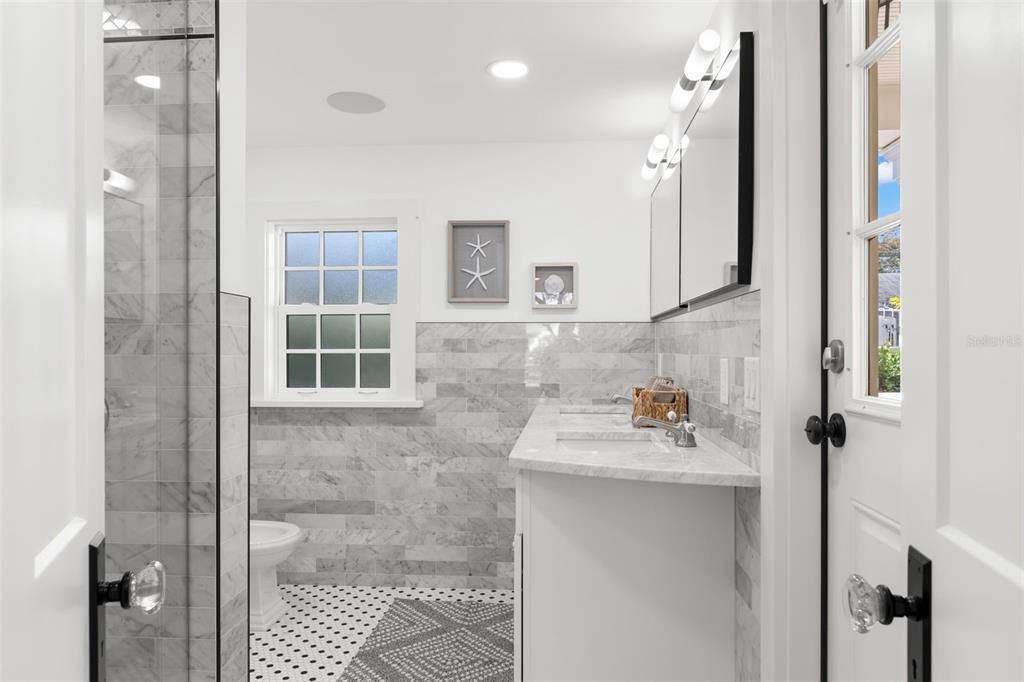 For Sale: $1,495,000 (3 beds, 3 baths, 1713 Square Feet)