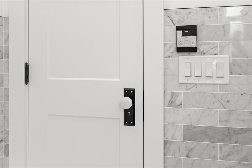 For Sale: $1,495,000 (3 beds, 3 baths, 1713 Square Feet)