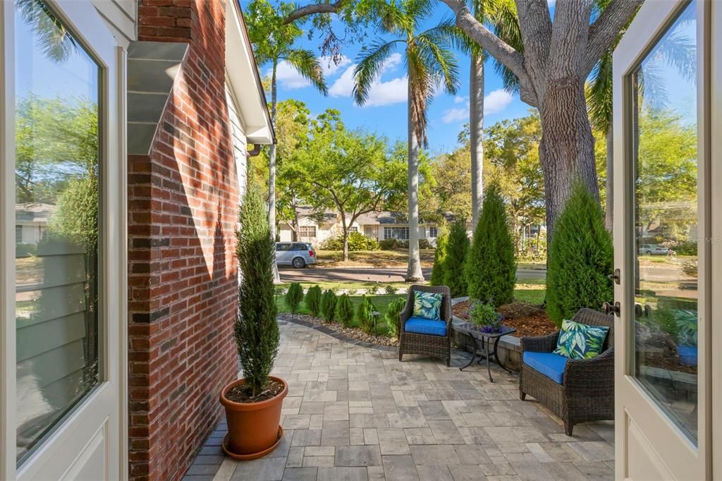 For Sale: $1,495,000 (3 beds, 3 baths, 1713 Square Feet)