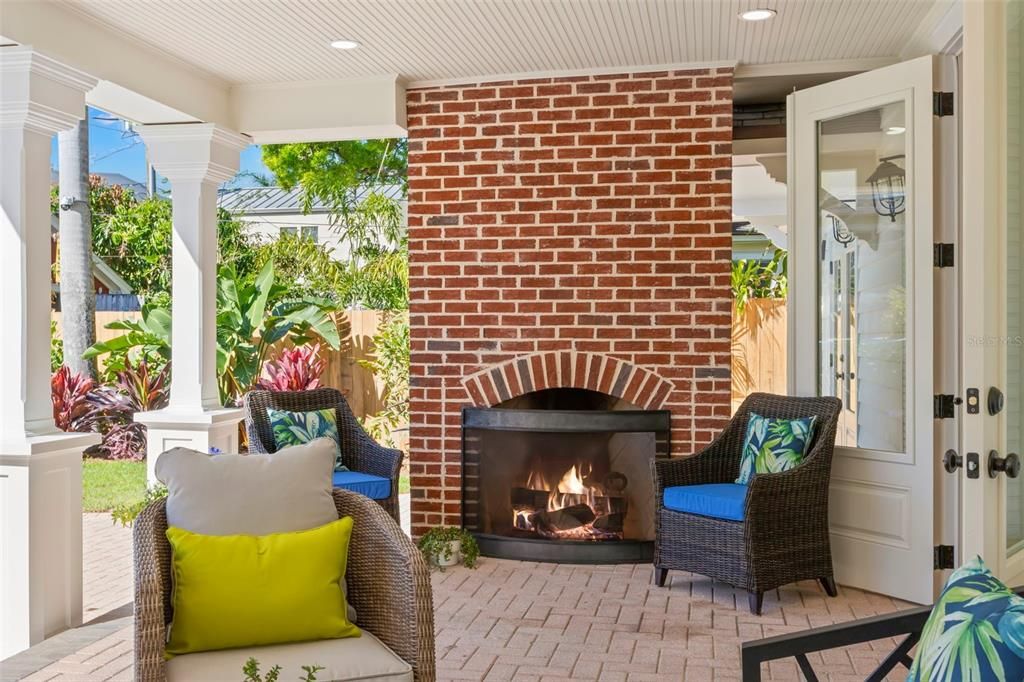 For Sale: $1,495,000 (3 beds, 3 baths, 1713 Square Feet)