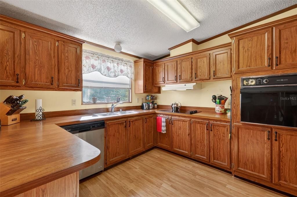 На продажу: $650,000 (3 спален, 2 ванн, 1760 Квадратных фут)