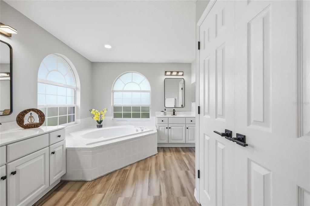 For Sale: $435,000 (3 beds, 2 baths, 2020 Square Feet)