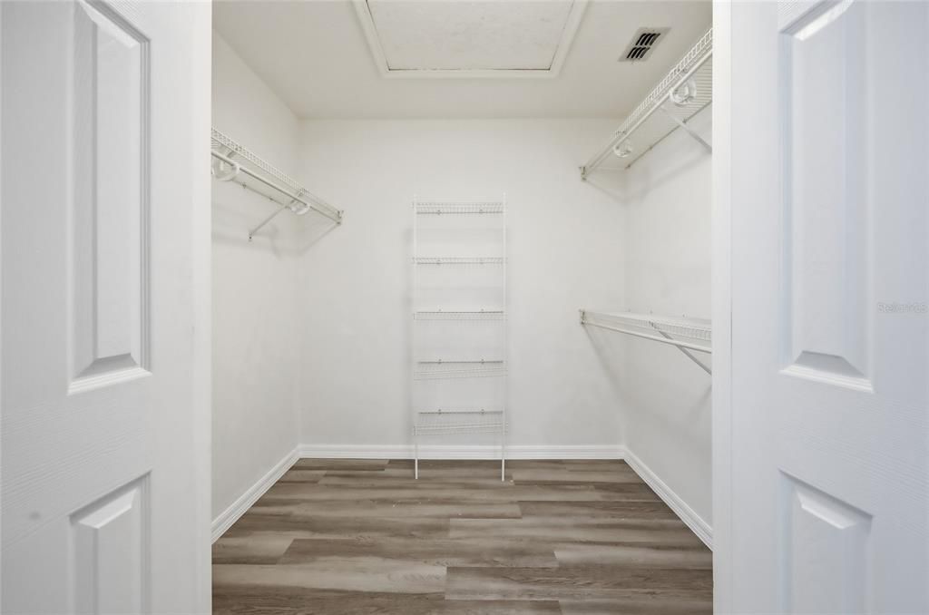 For Sale: $435,000 (3 beds, 2 baths, 2020 Square Feet)