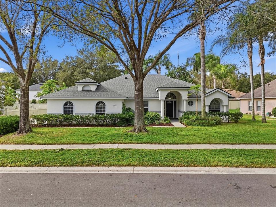 For Sale: $435,000 (3 beds, 2 baths, 2020 Square Feet)