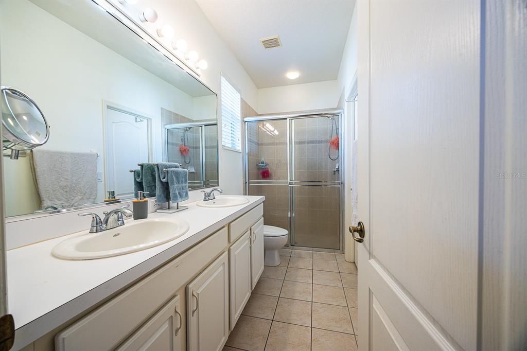 For Sale: $350,000 (2 beds, 2 baths, 1551 Square Feet)