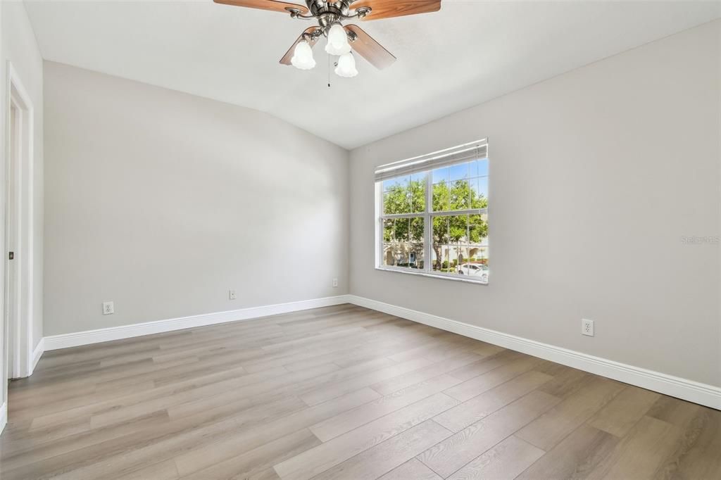 В аренду: $1,850 (2 спален, 2 ванн, 1240 Квадратных фут)