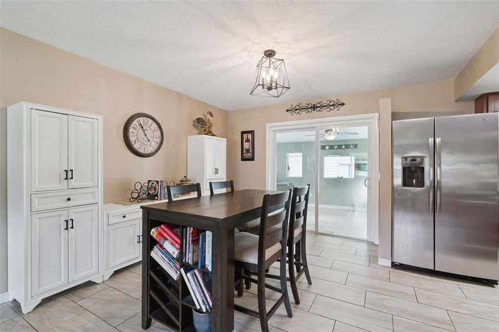 En Venta: $398,400 (3 camas, 2 baños, 1770 Pies cuadrados)