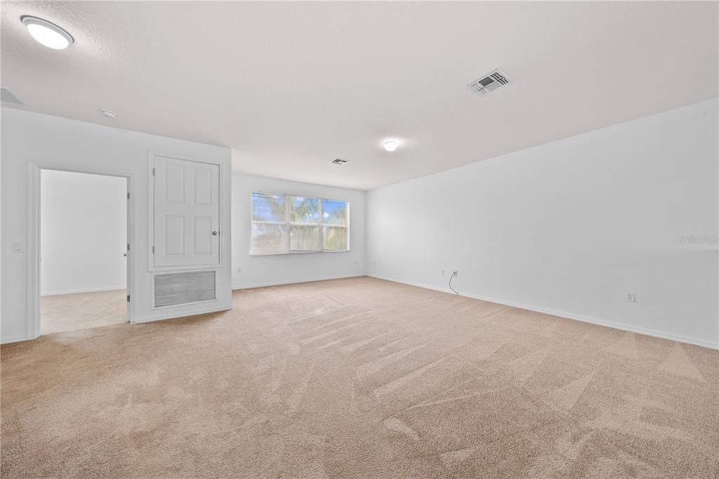 En Venta: $390,000 (3 camas, 2 baños, 2574 Pies cuadrados)