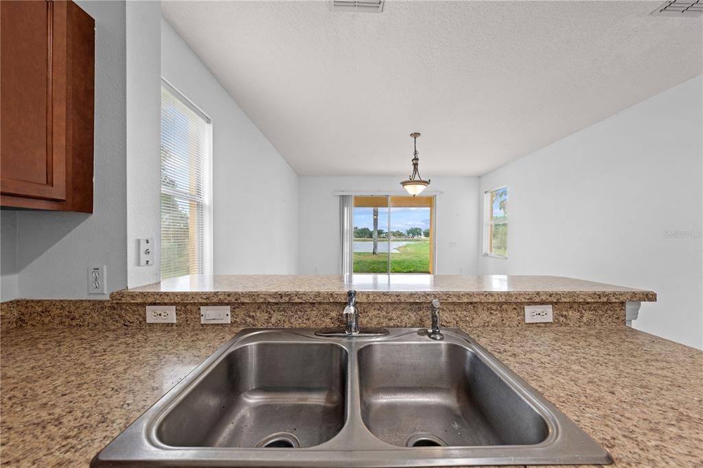 En Venta: $390,000 (3 camas, 2 baños, 2574 Pies cuadrados)