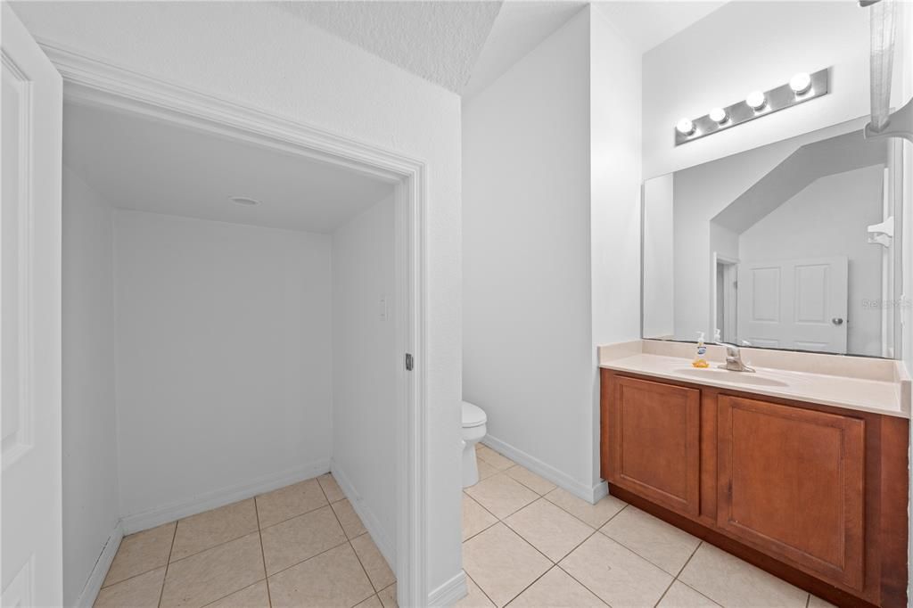 En Venta: $390,000 (3 camas, 2 baños, 2574 Pies cuadrados)