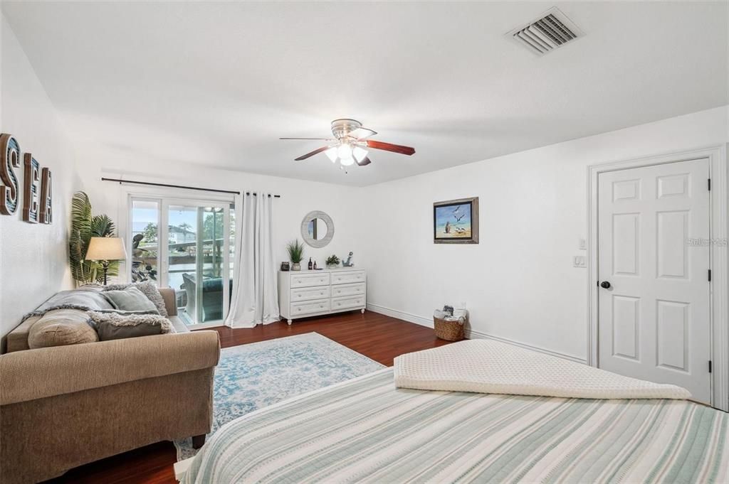 На продажу: $989,000 (4 спален, 3 ванн, 3094 Квадратных фут)