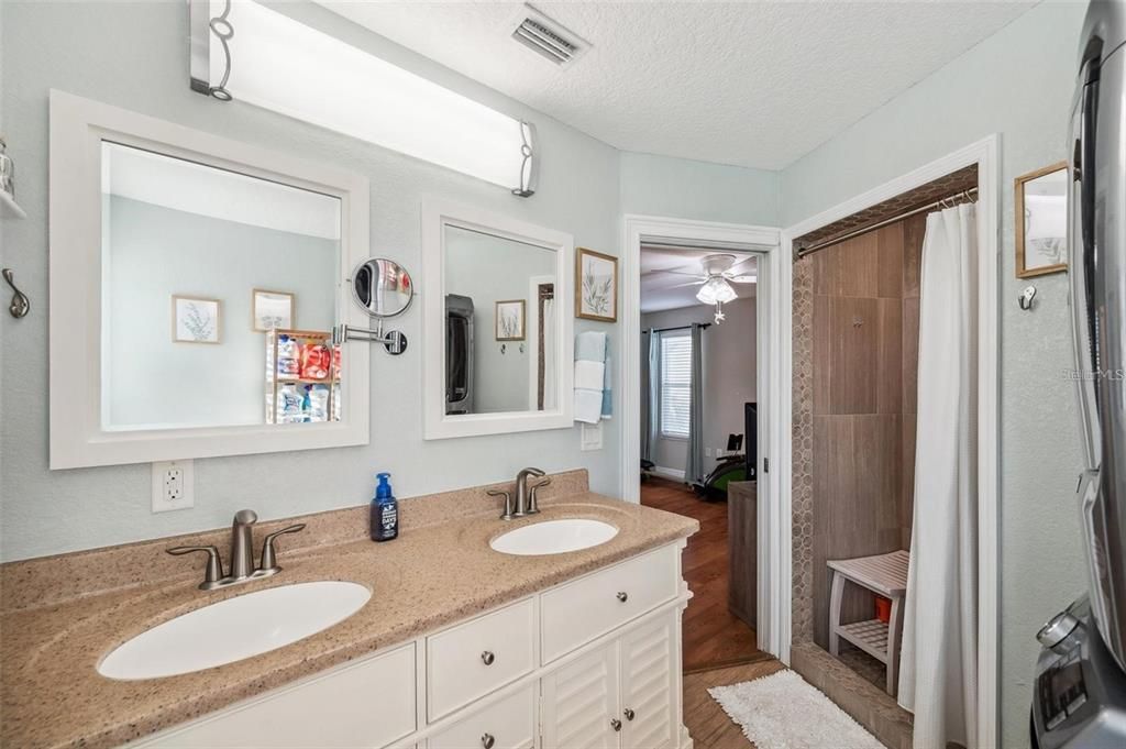 На продажу: $989,000 (4 спален, 3 ванн, 3094 Квадратных фут)