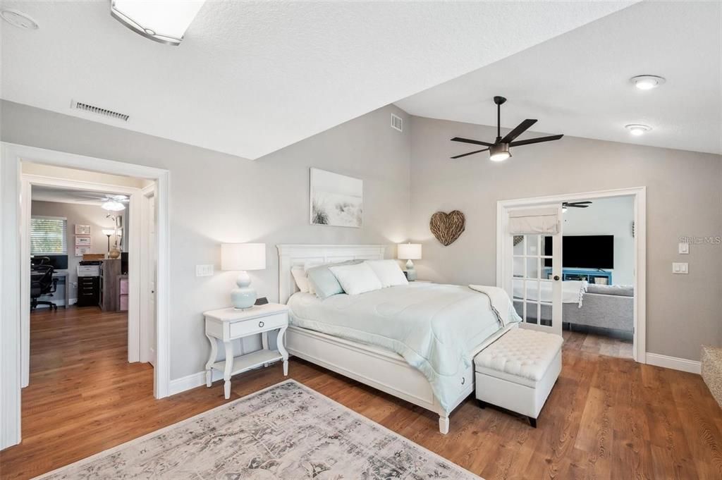 На продажу: $989,000 (4 спален, 3 ванн, 3094 Квадратных фут)