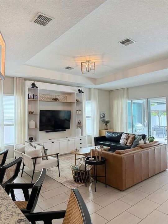 En Venta: $884,500 (4 camas, 3 baños, 2781 Pies cuadrados)