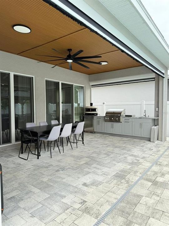 En Venta: $884,500 (4 camas, 3 baños, 2781 Pies cuadrados)