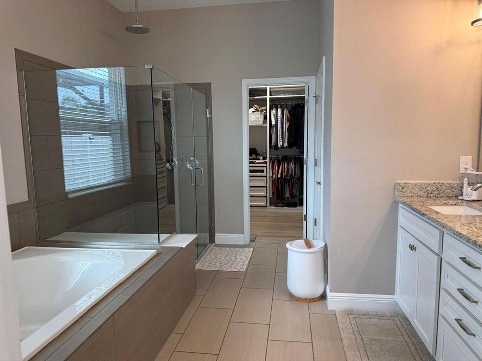 En Venta: $884,500 (4 camas, 3 baños, 2781 Pies cuadrados)