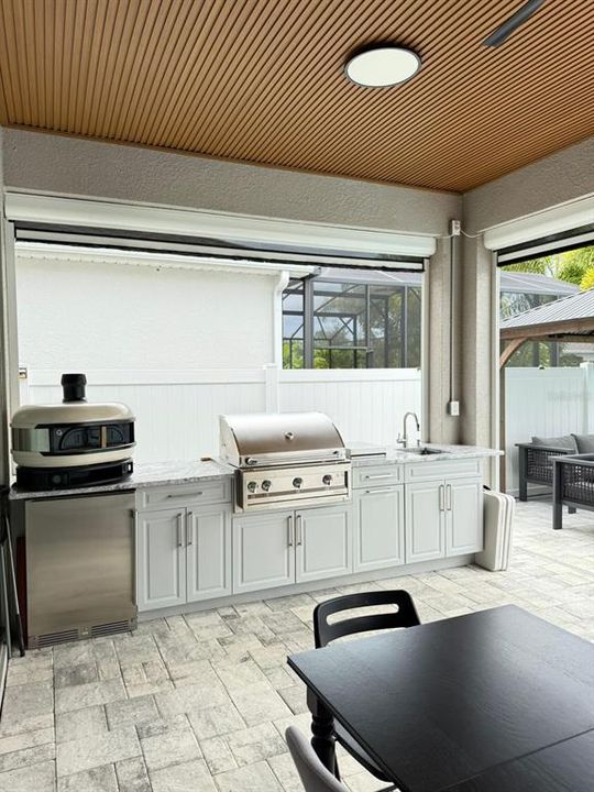 En Venta: $884,500 (4 camas, 3 baños, 2781 Pies cuadrados)