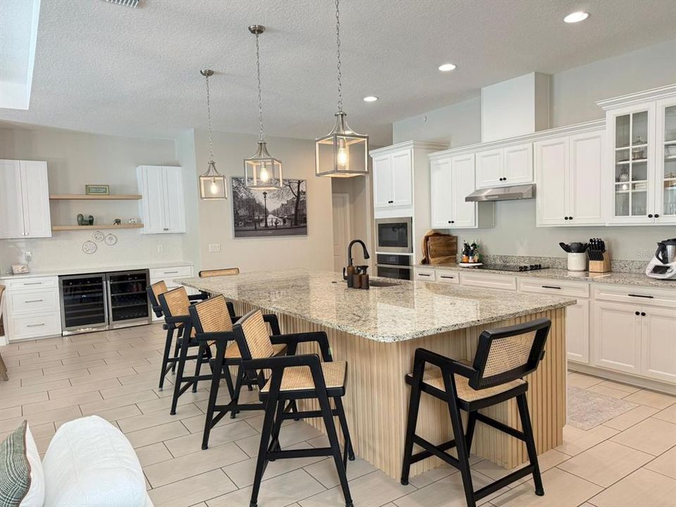 En Venta: $884,500 (4 camas, 3 baños, 2781 Pies cuadrados)