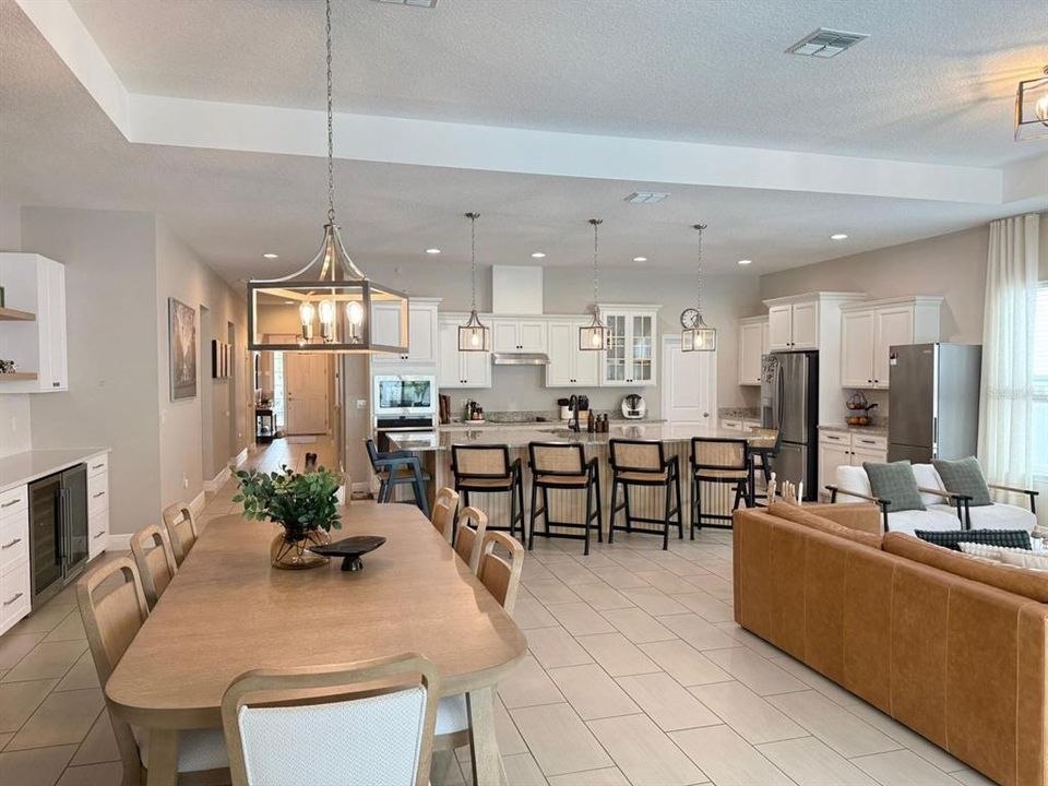 En Venta: $884,500 (4 camas, 3 baños, 2781 Pies cuadrados)