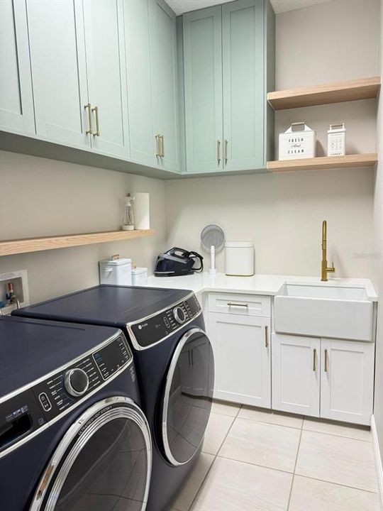 En Venta: $884,500 (4 camas, 3 baños, 2781 Pies cuadrados)