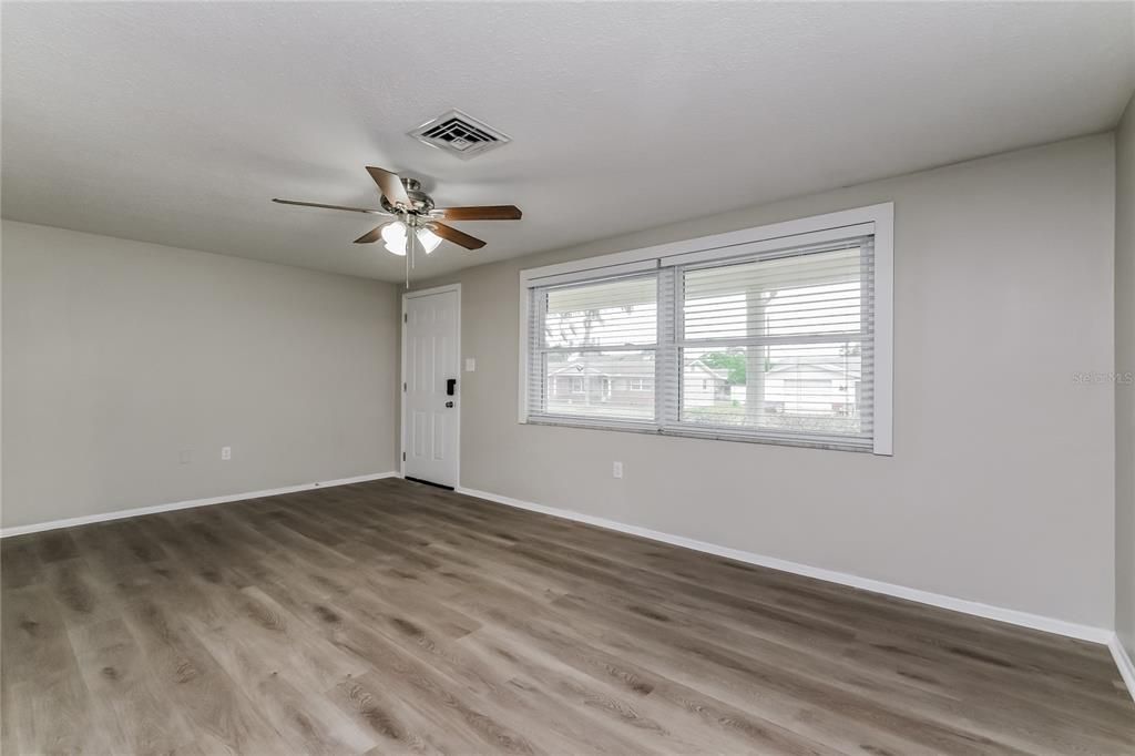 For Rent: $1,790 (2 beds, 1 baths, 1178 Square Feet)