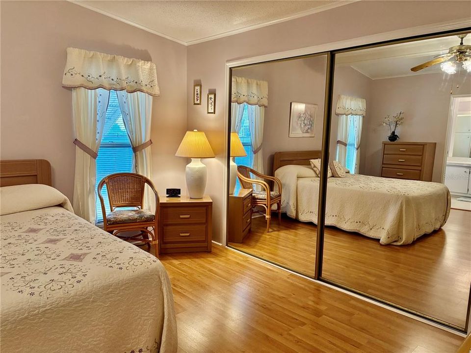 待售: $199,000 (2 贝兹, 2 浴室, 1472 平方英尺)