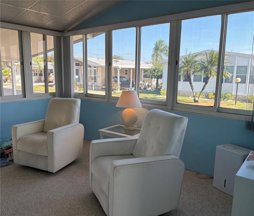 待售: $199,000 (2 贝兹, 2 浴室, 1472 平方英尺)