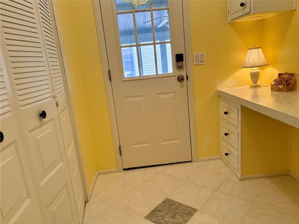 待售: $199,000 (2 贝兹, 2 浴室, 1472 平方英尺)