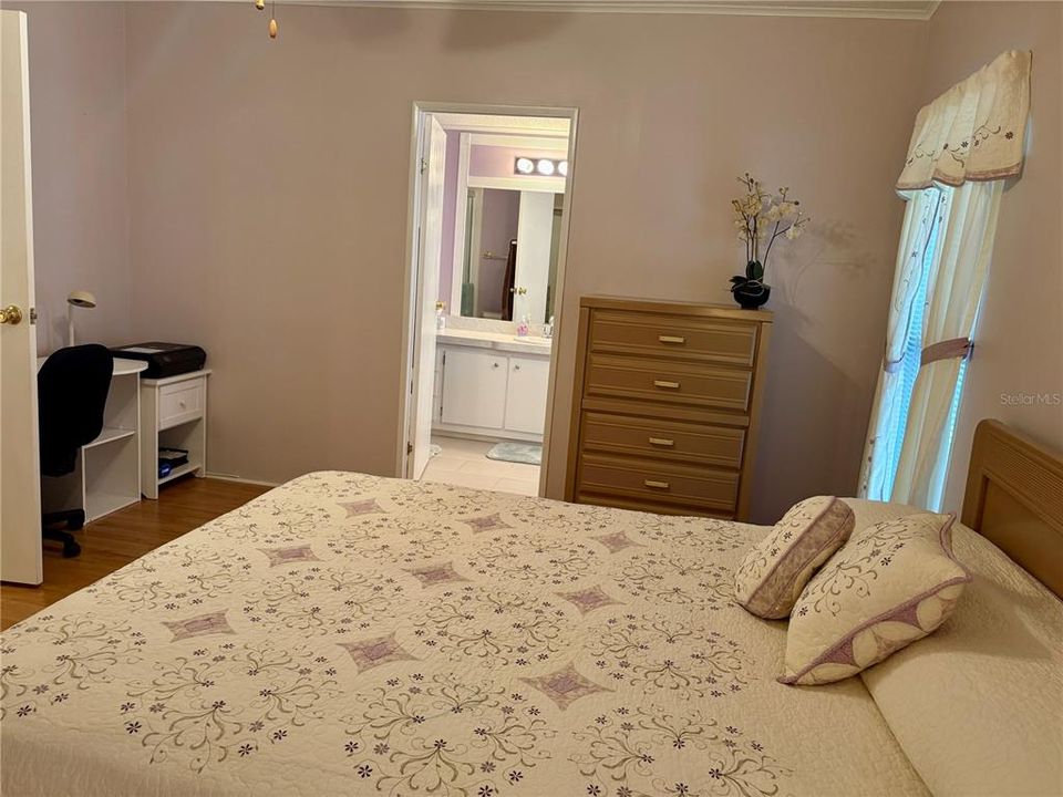 待售: $199,000 (2 贝兹, 2 浴室, 1472 平方英尺)