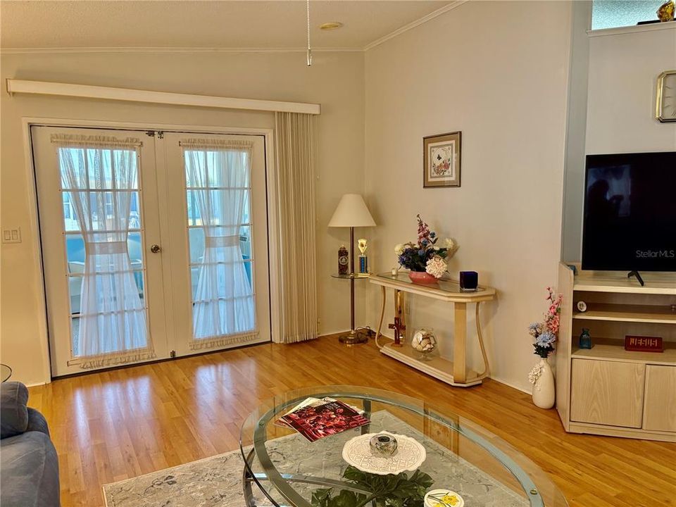 待售: $199,000 (2 贝兹, 2 浴室, 1472 平方英尺)