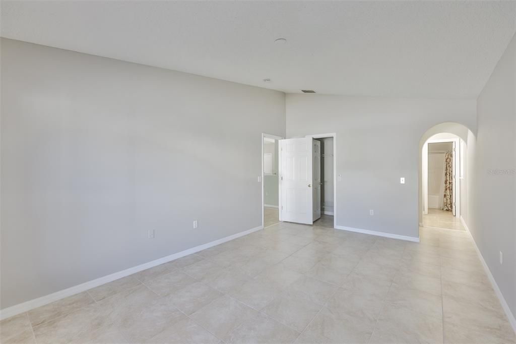 В аренду: $2,400 (3 спален, 2 ванн, 1424 Квадратных фут)