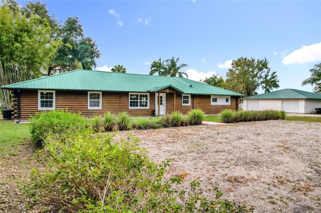 For Sale: $750,000 (4 beds, 4 baths, 2760 Square Feet)